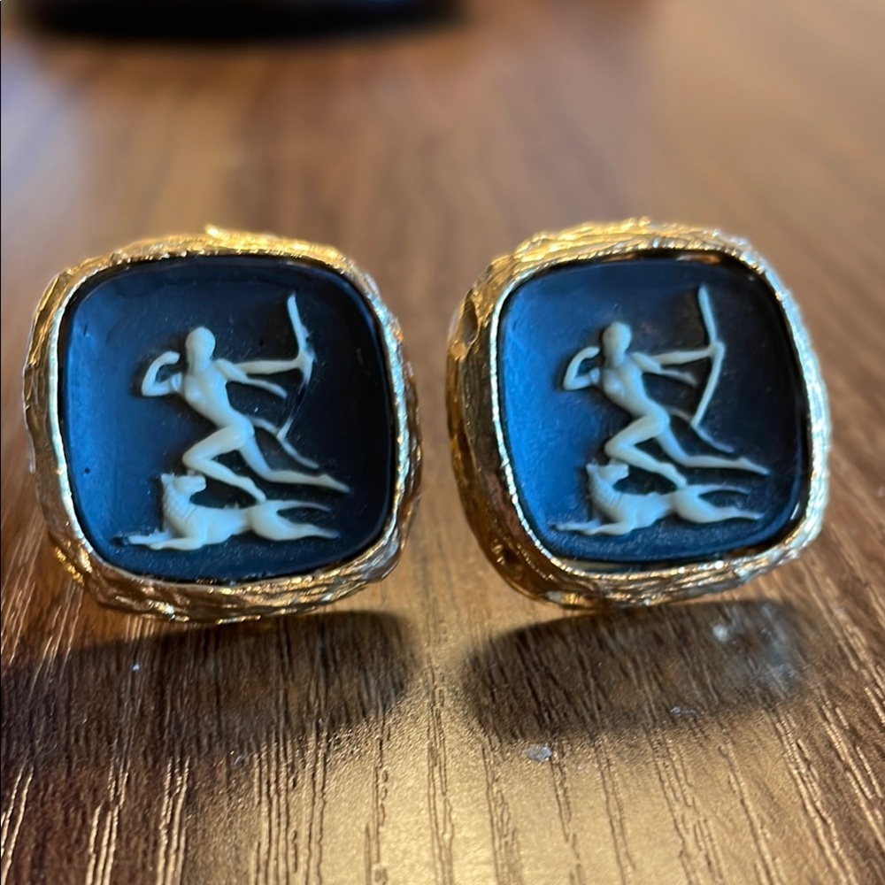 Gold and Black Dante Cameo Apollo Cufflinks